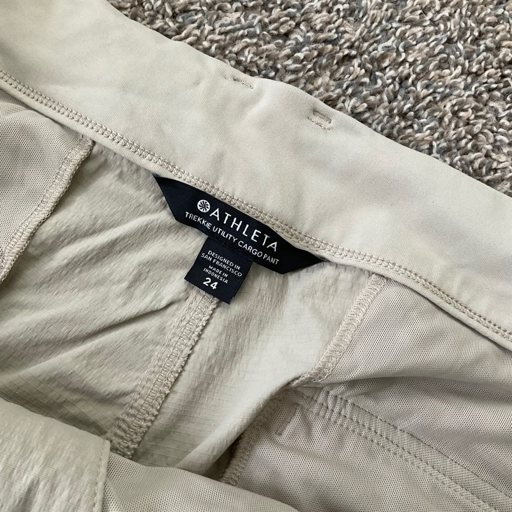 Athleta Trekkie Utility Cargo Pants Womens 24 Khaki Hiking Travel Joggers - Picture 3 of 6